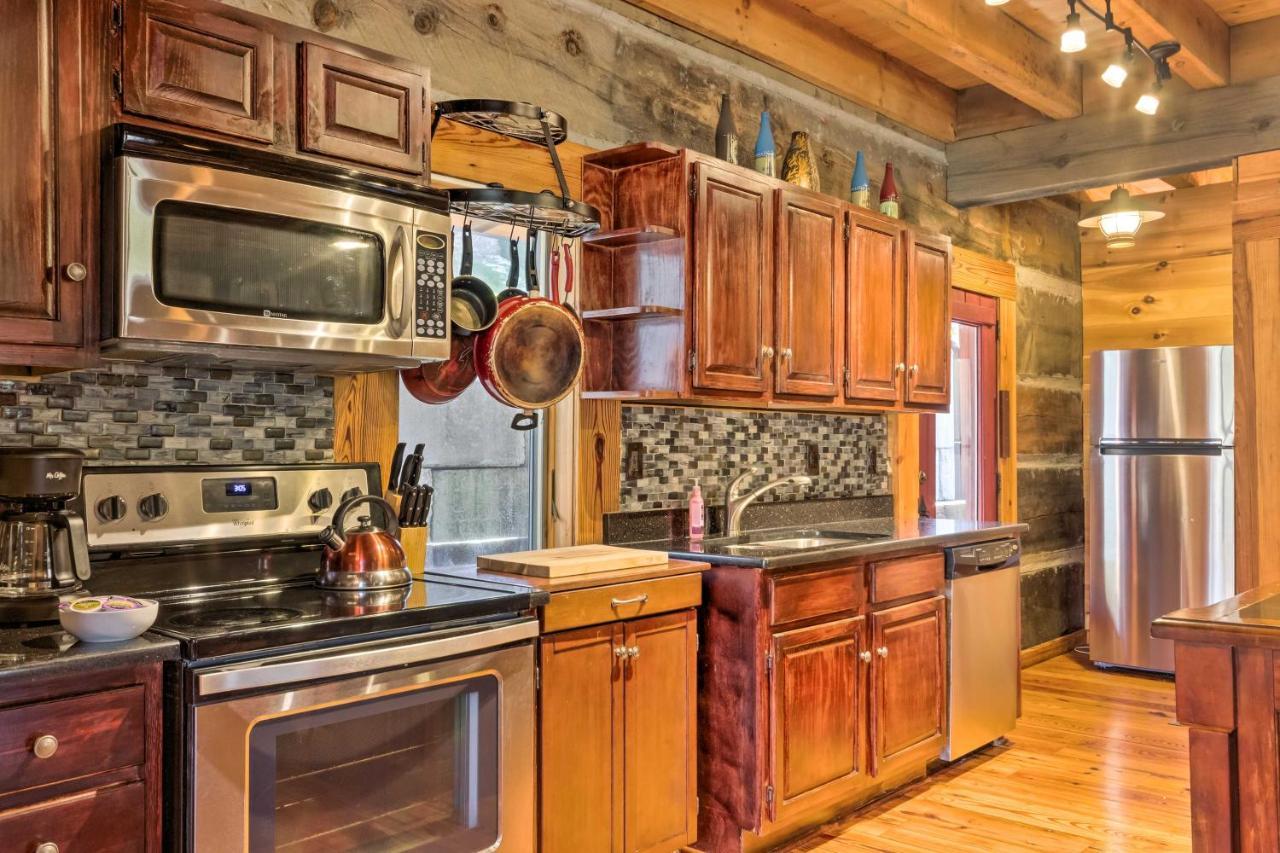 The Cabin At Marys Place With Deck And Mtn Views! Maggie Valley Exterior photo