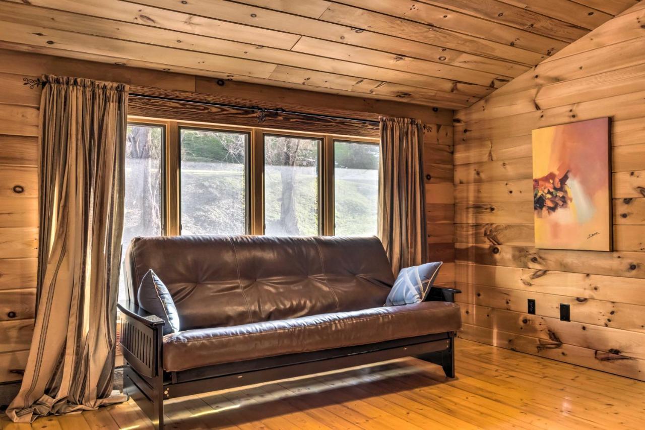 The Cabin At Marys Place With Deck And Mtn Views! Maggie Valley Exterior photo