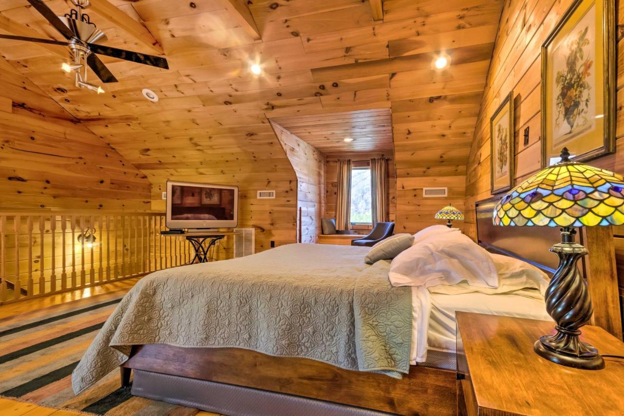 The Cabin At Marys Place With Deck And Mtn Views! Maggie Valley Exterior photo