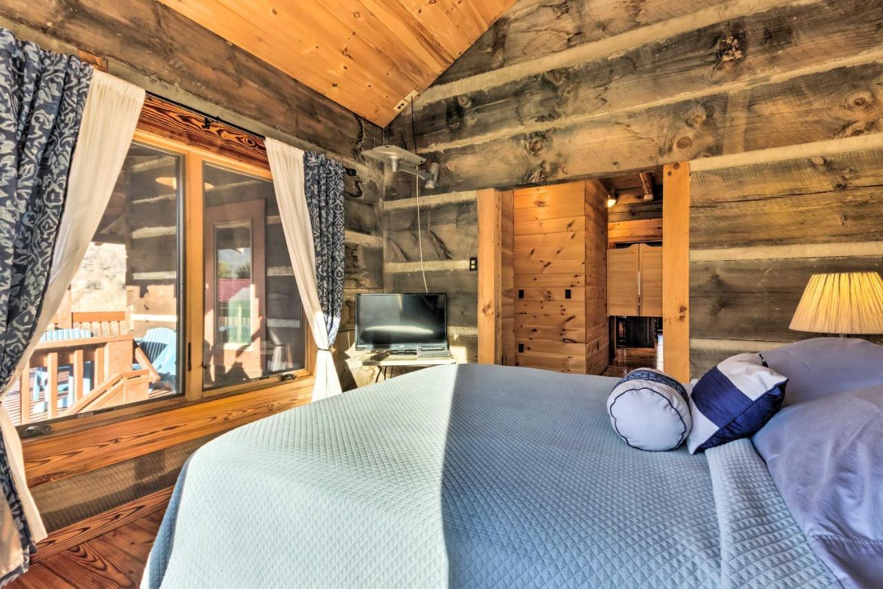 The Cabin At Marys Place With Deck And Mtn Views! Maggie Valley Exterior photo