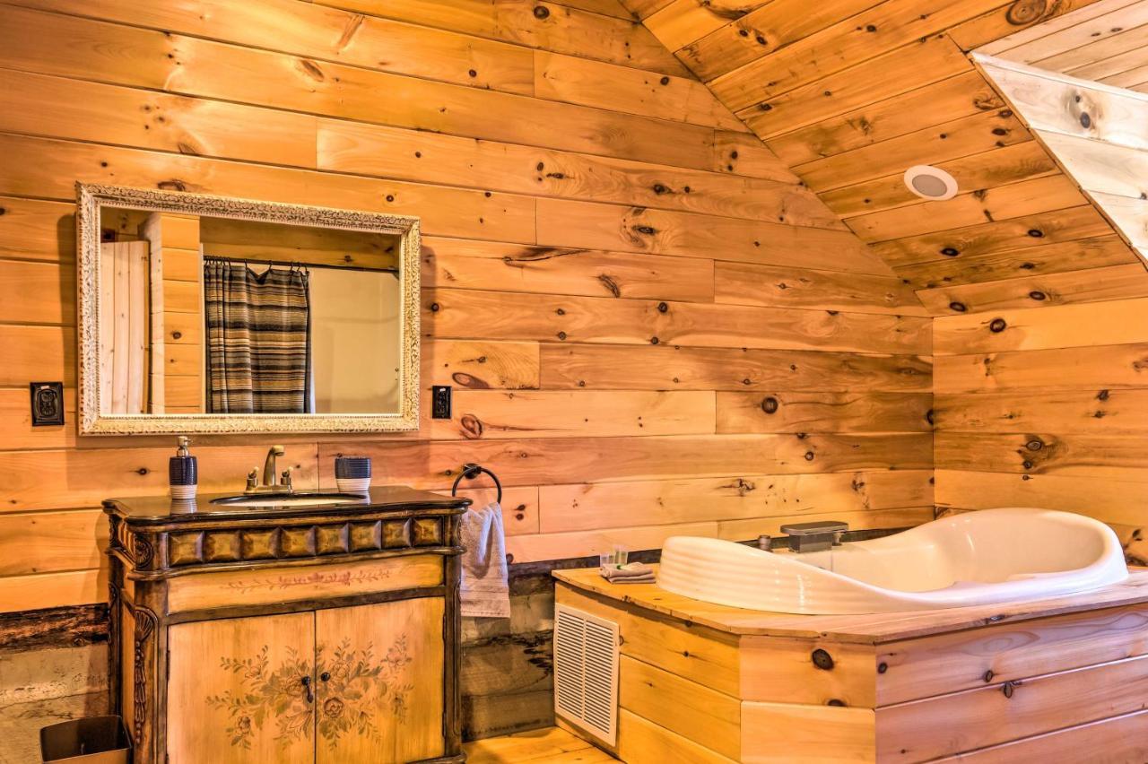 The Cabin At Marys Place With Deck And Mtn Views! Maggie Valley Exterior photo